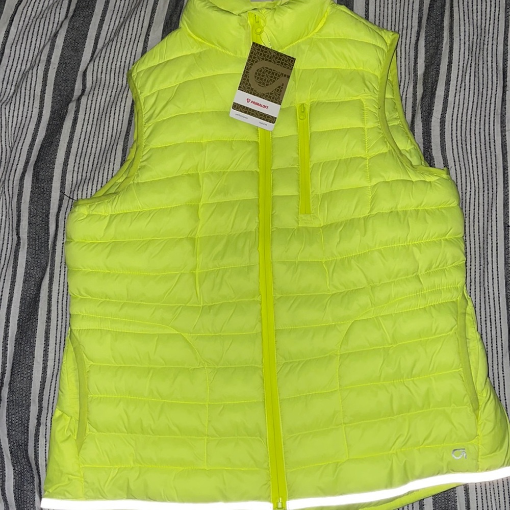 NWT gap vest (primaloft fill)